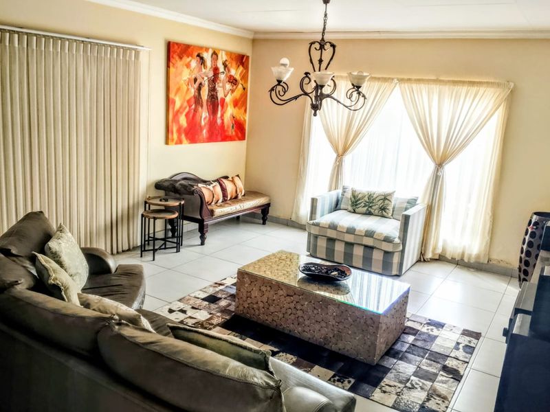 OFFERS FROM R 1 935 000 Will be considered- Sleek 3 bed home in Green Acres Estate - Photo 8