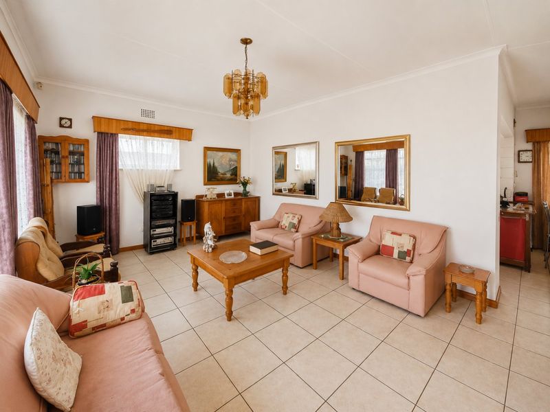 Sunnyridge Cluster home with flatlet and garden charm close to amenities. - Photo 2