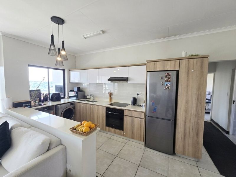 Stylish Apartment Living in Ballito Hills - Photo 5