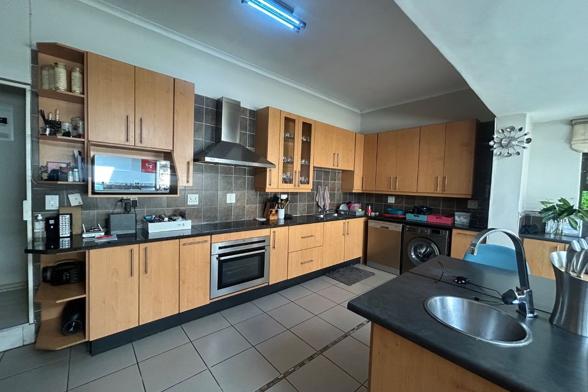 3 bed 2 bathroom family home - Photo 3