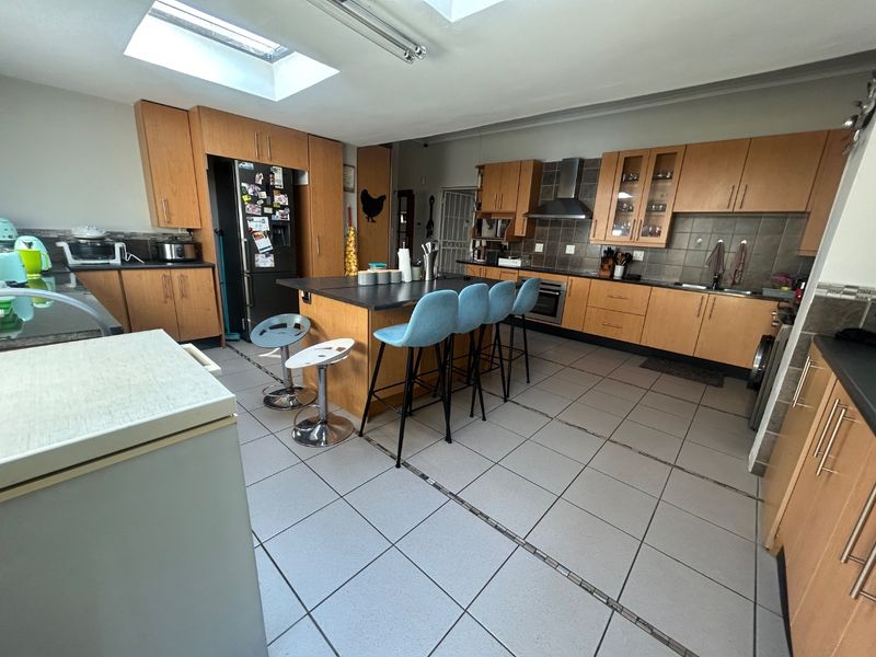 3 bed 2 bathroom family home - Photo 5