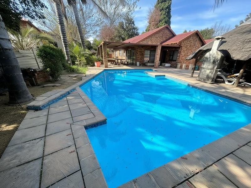 3 bed 2 bathroom family home - Photo 1