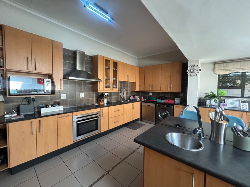 3 bed 2 bathroom family home - Photo 2