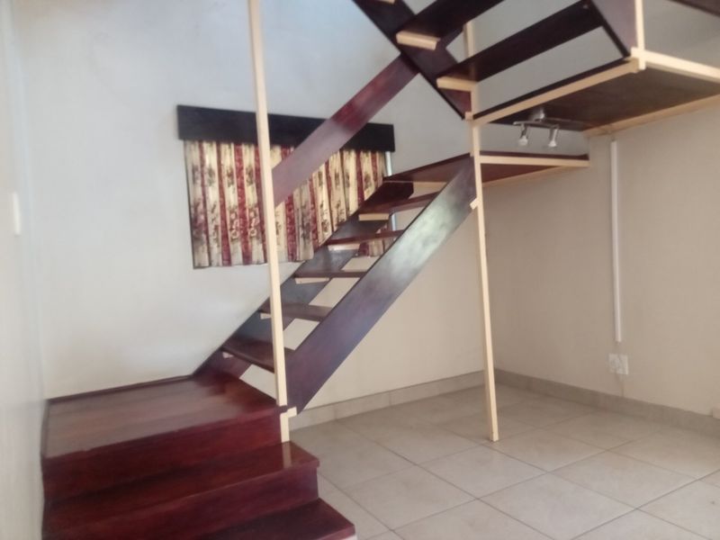 Well Maintained Double Storey Freestanding Family Home with Pool in Sought after Suburb- Townbush Road, Ferncliffe, Pmb - Photo 8