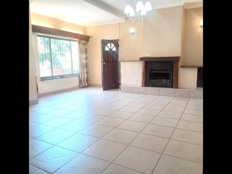 Well Maintained Double Storey Freestanding Family Home with Pool in Sought after Suburb- Townbush Road, Ferncliffe, Pmb - Photo 9
