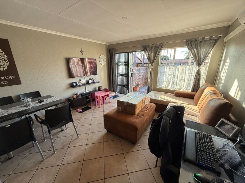 Modern Neat Simplex! - Photo 4