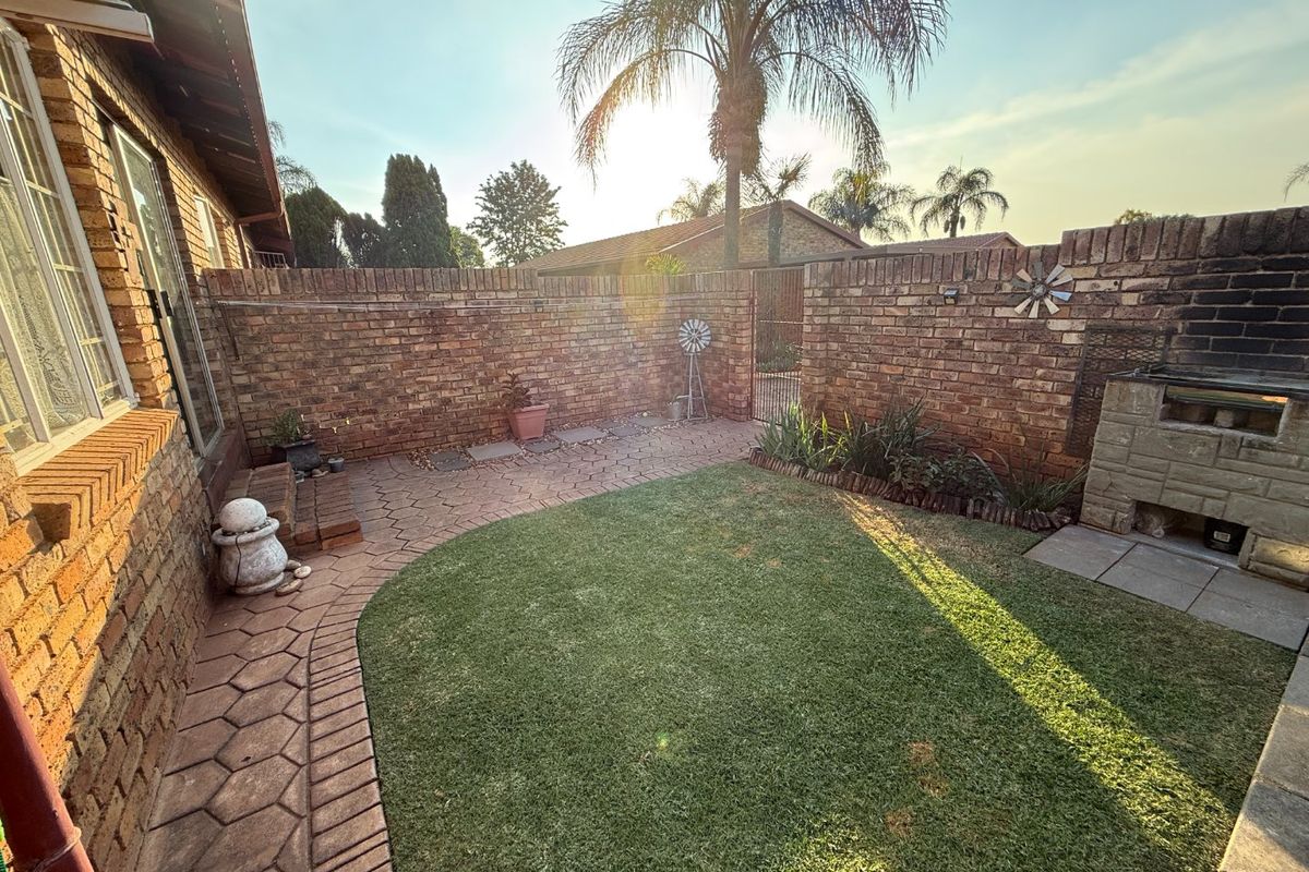 Modern Neat Simplex! - Photo 2