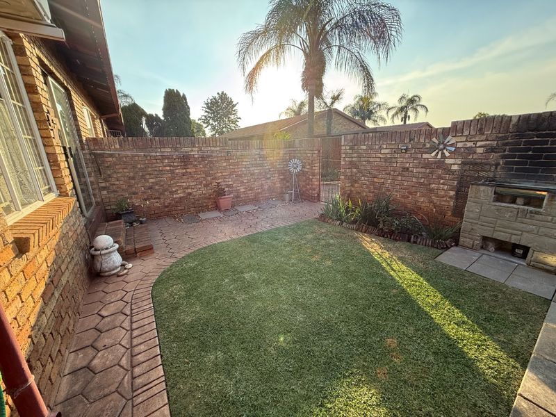 Modern Neat Simplex! - Photo 2