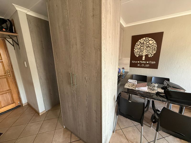 Modern Neat Simplex! - Photo 8