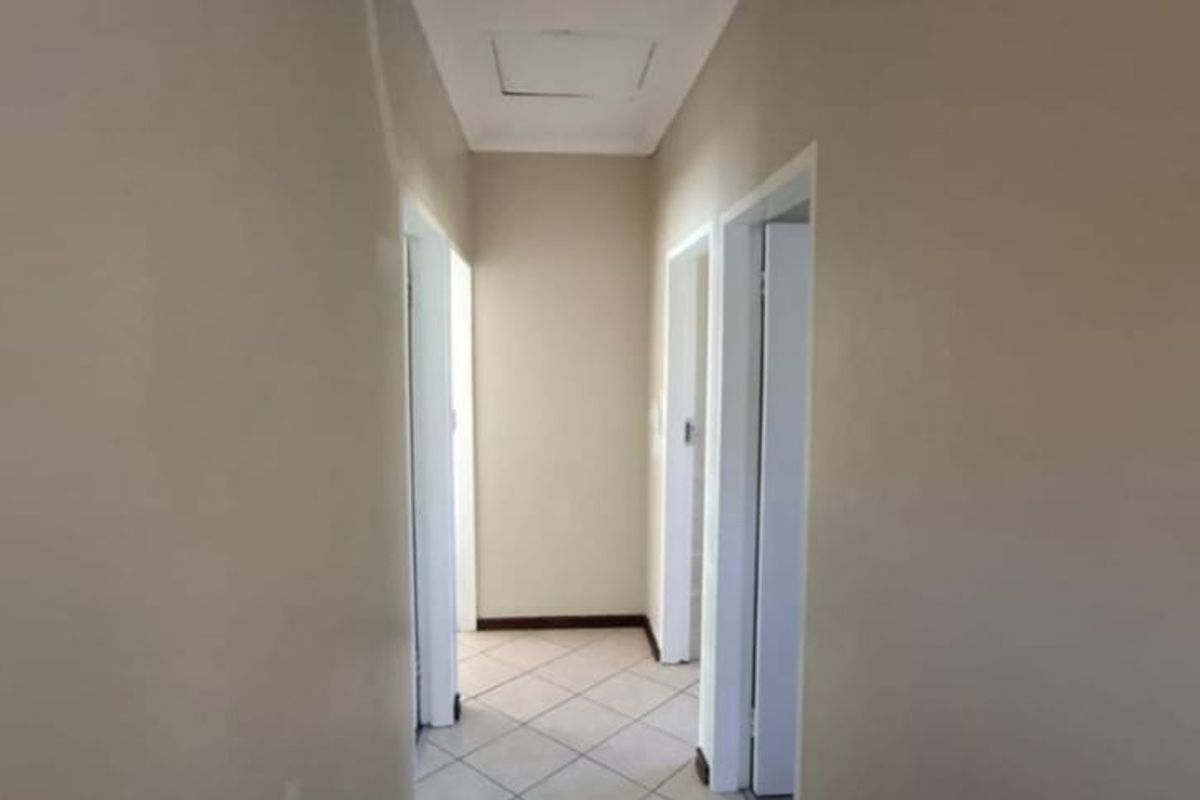3 Bedroom 2 Bathroom Townhouse for Rent - Photo 5