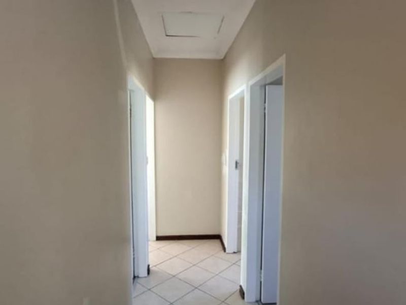 3 Bedroom 2 Bathroom Townhouse for Rent - Photo 5