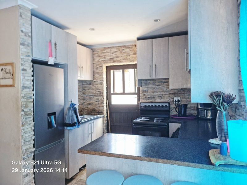EXCLUSIVE FAMILY HOME FOR SALE IN RUSSELS REST, EERSTERIVIER. EXCLUSIVE SOLE MANDATE!!!! - Photo 10