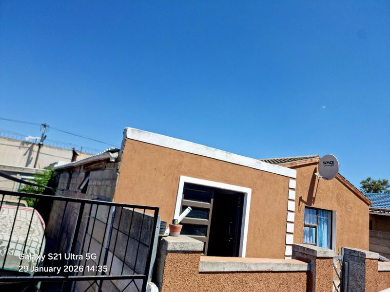 EXCLUSIVE FAMILY HOME FOR SALE IN RUSSELS REST, EERSTERIVIER. EXCLUSIVE SOLE MANDATE!!!!