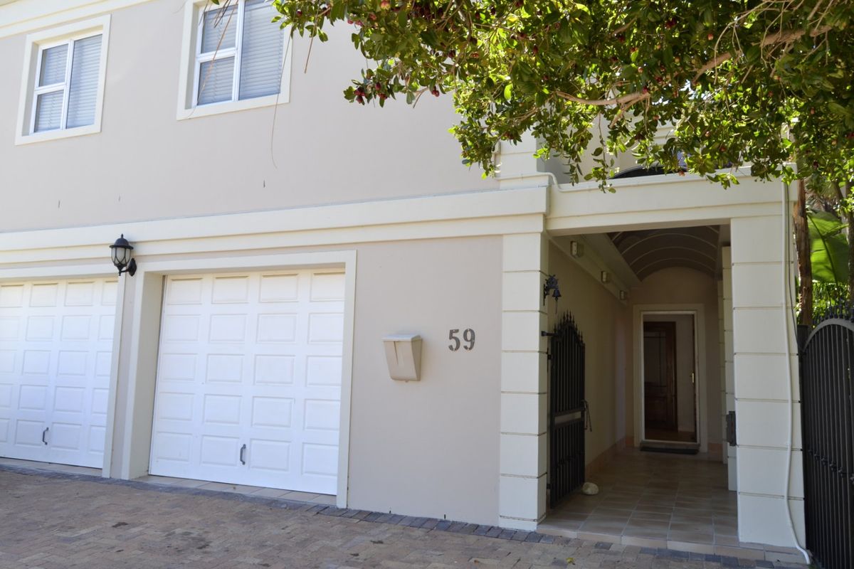 Spacious 5-Bedroom Family Rental with Pool, Flatlet & Entertainment Areas - Photo 3