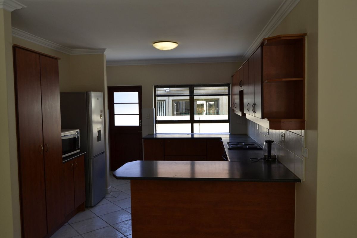 Spacious Pet-Friendly Family Home to Rent in Cape Heritage | R26 000 per Month - Photo 3