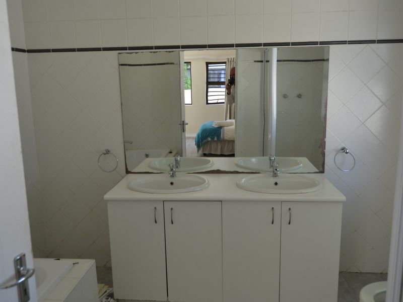 Spacious Pet-Friendly Family Home to Rent in Cape Heritage | R26 000 per Month - Photo 10