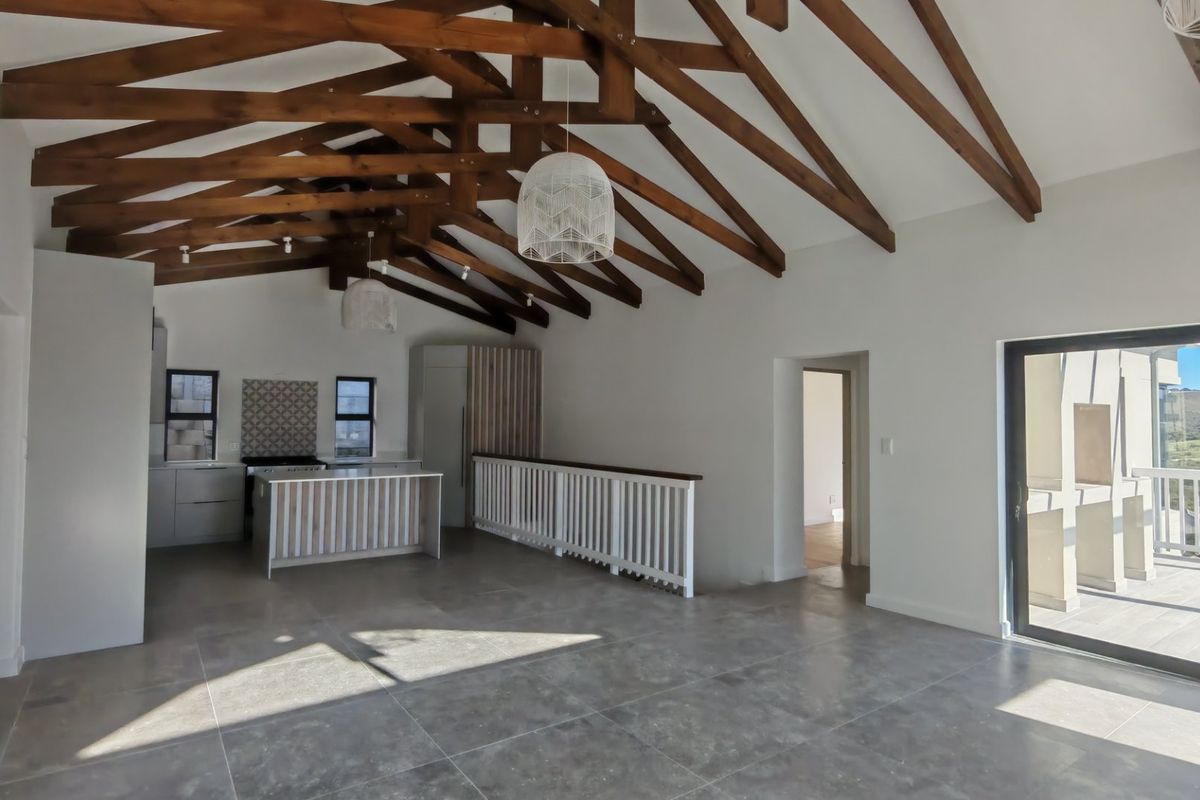 Stunning Family Home with Panoramic Views  - Photo 5