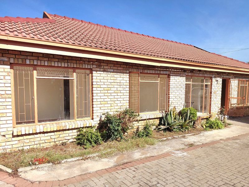 Excellent Investment Opportunity or Perfect Lock-Up-and-Go Townhouse in Brits - Photo 2