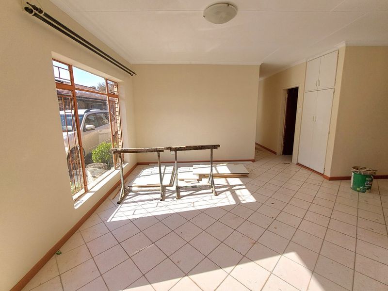 Excellent Investment Opportunity or Perfect Lock-Up-and-Go Townhouse in Brits - Photo 9