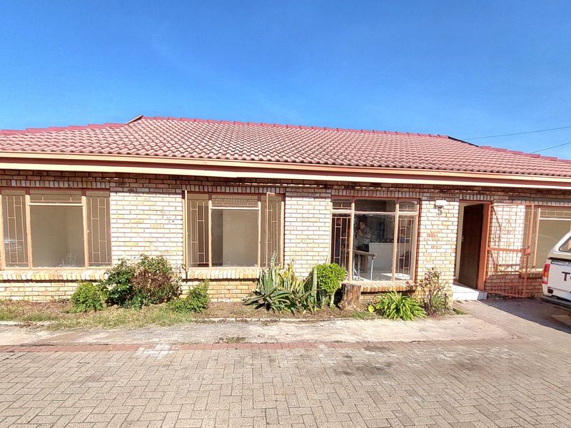 Excellent Investment Opportunity or Perfect Lock-Up-and-Go Townhouse in Brits - Photo 1