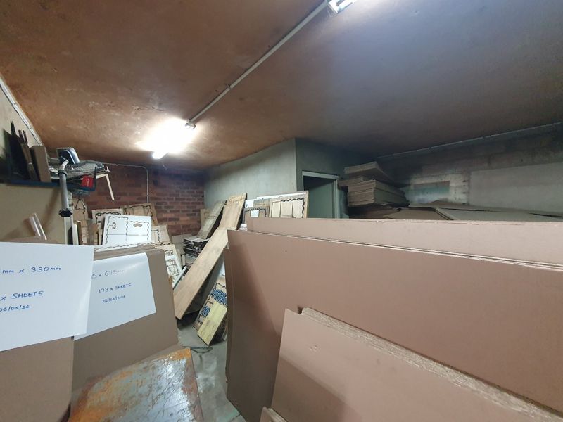 Prime Springfield Park industrial space for rent - Photo 5