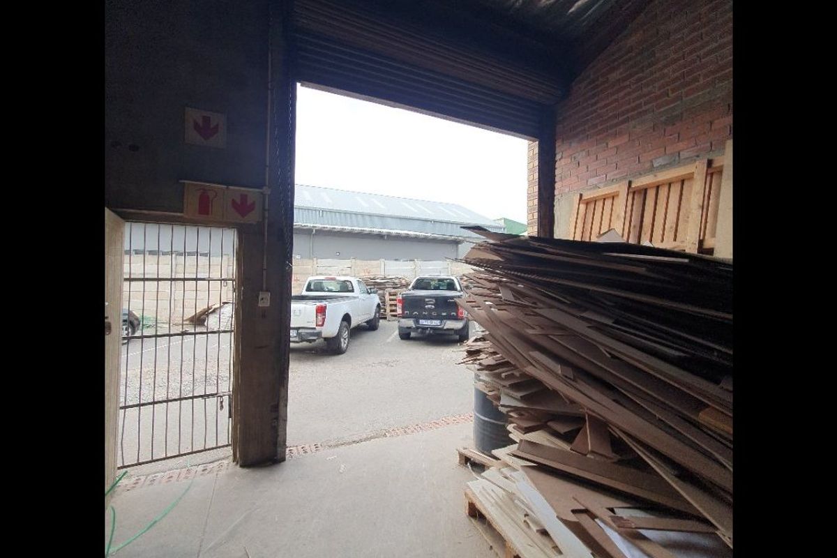 Prime Springfield Park industrial space for rent - Photo 2