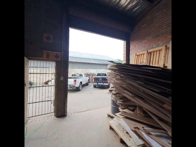 Prime Springfield Park industrial space for rent - Photo 2