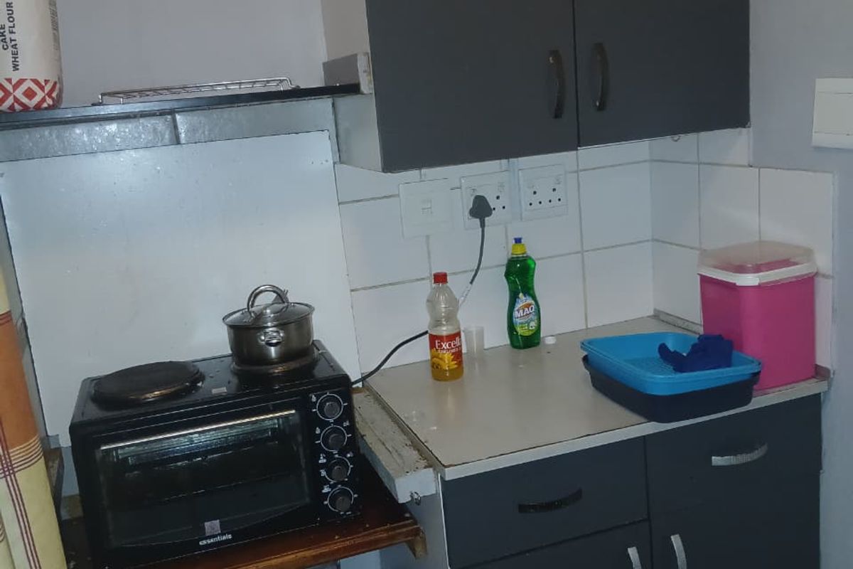 Cosy Kensington Bachelor with easy living - Photo 2