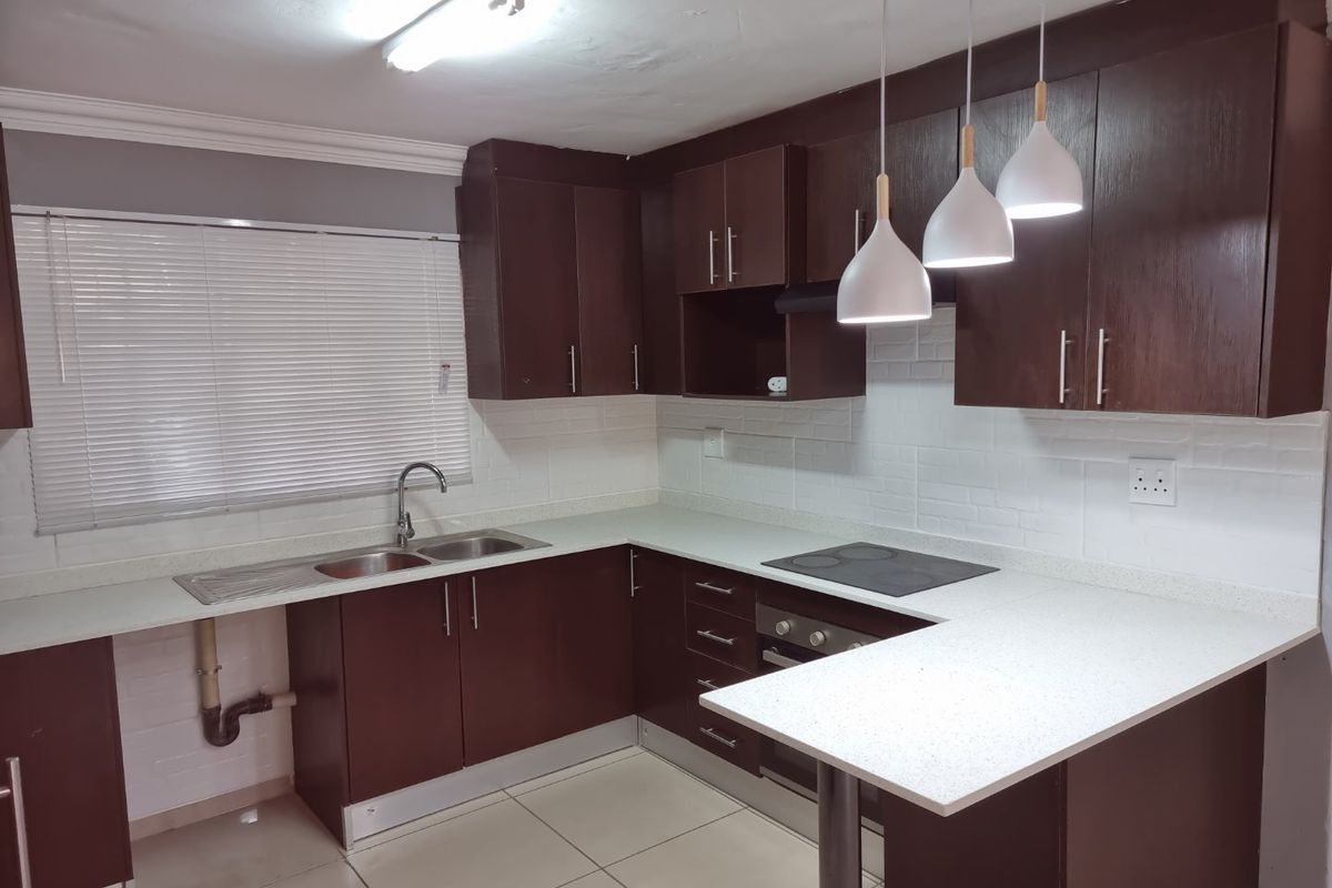 Lovely 3 Bedroom Garden Unit - Photo 5