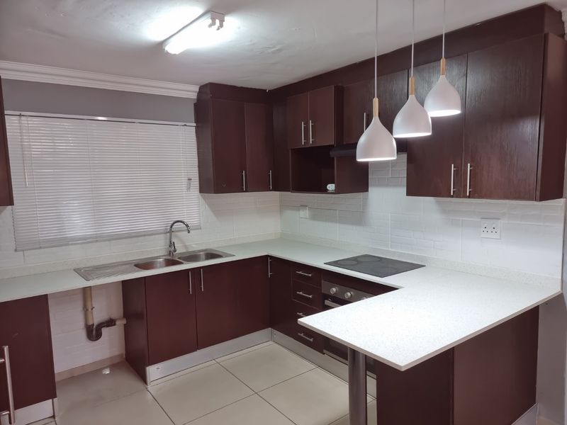 Lovely 3 Bedroom Garden Unit - Photo 5
