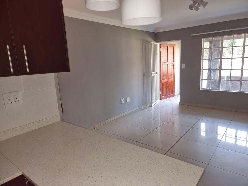 Lovely 3 Bedroom Garden Unit - Photo 7