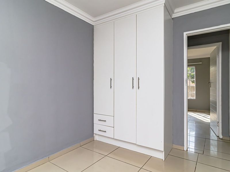 Lovely 3 Bedroom Garden Unit - Photo 10
