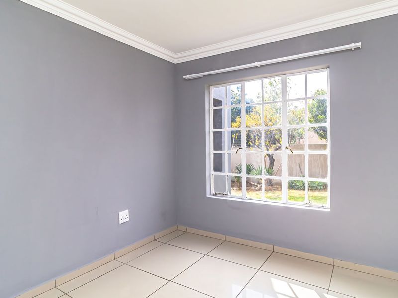 Lovely 3 Bedroom Garden Unit - Photo 7