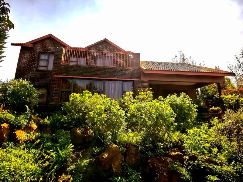 Luxury Lakeside Living With Breathtaking Views - Photo 1