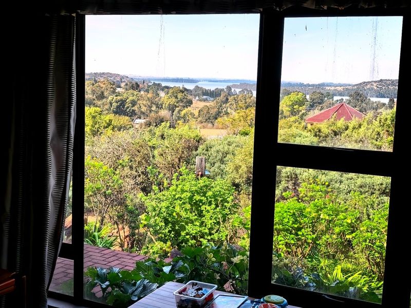 Luxury Lakeside Living With Breathtaking Views - Photo 7