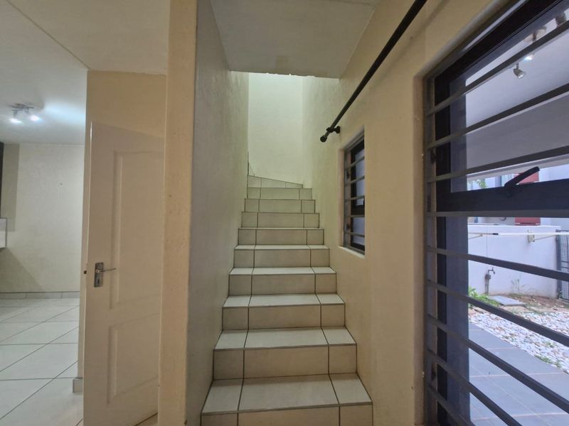 3 Bedroom Duplex for Sale in Honeydew Grove - Photo 6