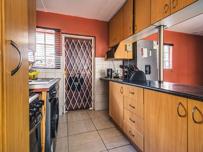 The Perfect First Home!   - Photo 5