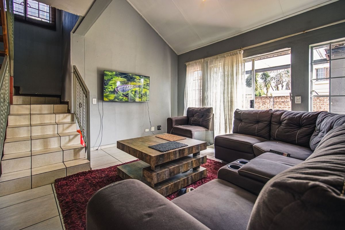 The Perfect First Home!   - Photo 3