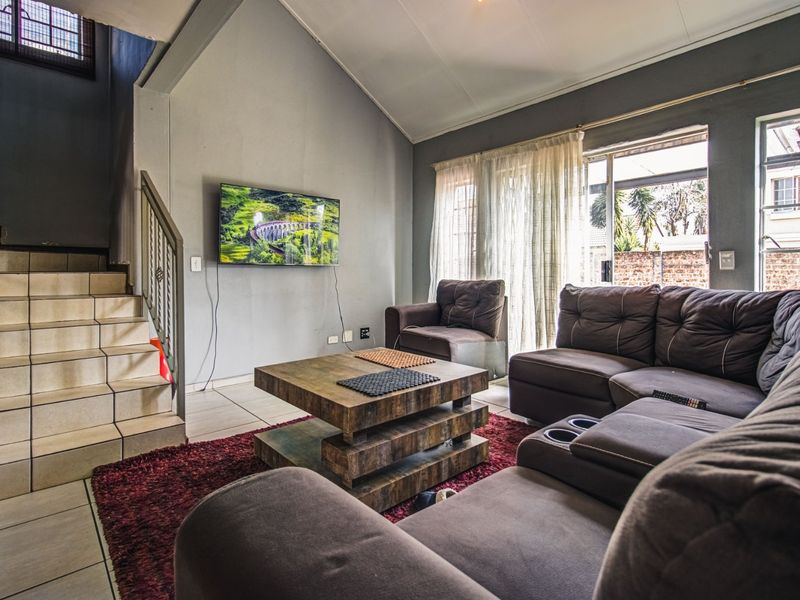 The Perfect First Home!   - Photo 3