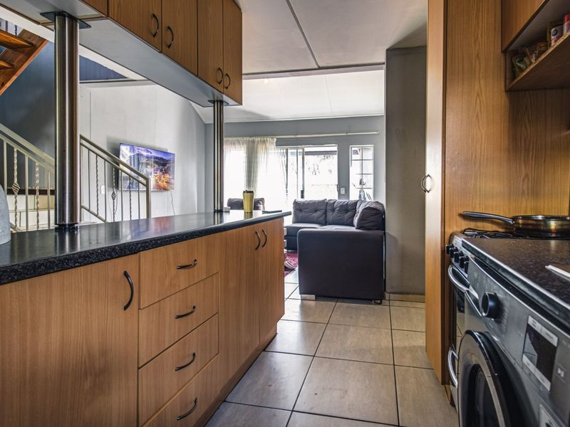 The Perfect First Home!   - Photo 6