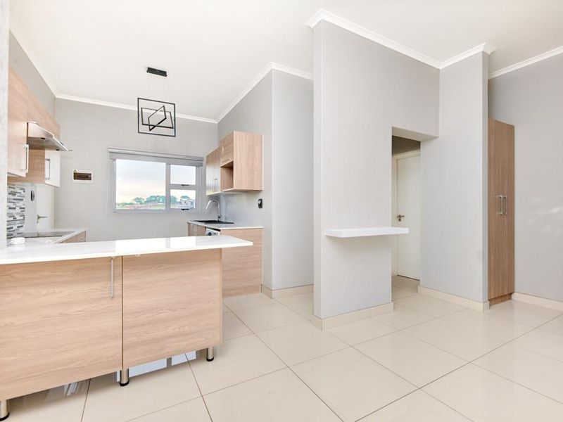 Stunning 2-Bedroom Apartment for Sale in Blue Hills Midrand - Photo 4