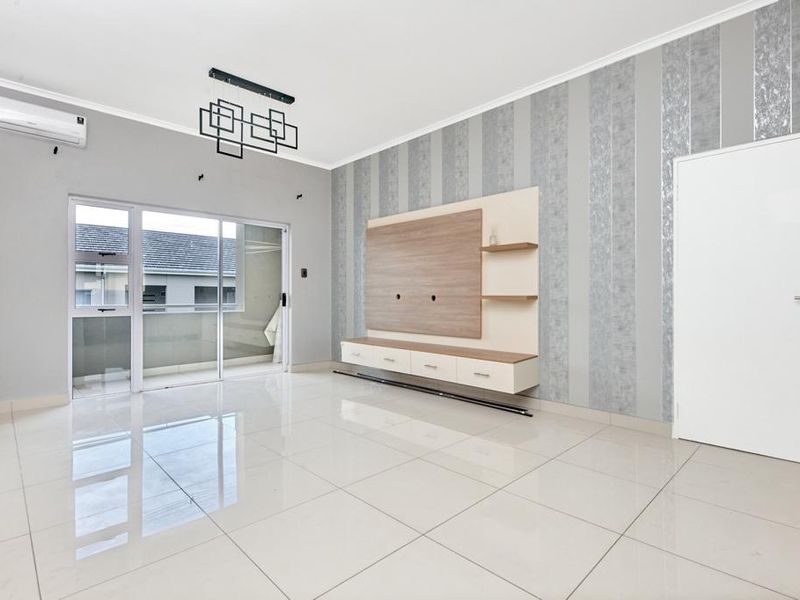 Stunning 2-Bedroom Apartment for Sale in Blue Hills Midrand - Photo 5