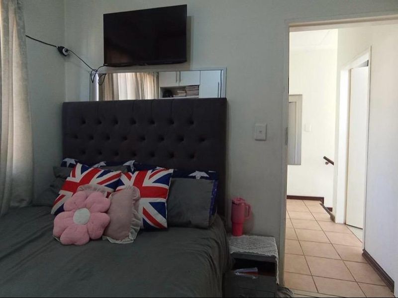 Modern 2-Bedroom Townhouse for Sale in Carlswald Creek, Midrand - Photo 10