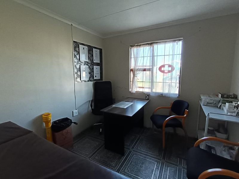 2 Bedroom Home in Motherwell  - Photo 5