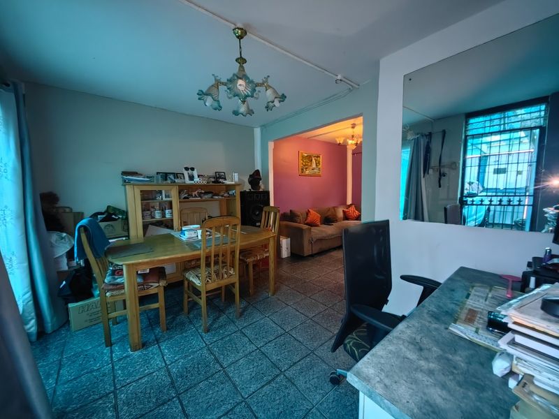 2 Bedroom Entertainers Dream in Prime Location! - Photo 7