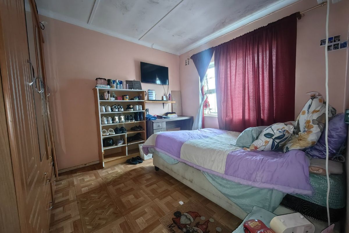 2 Bedroom Entertainers Dream in Prime Location! - Photo 2