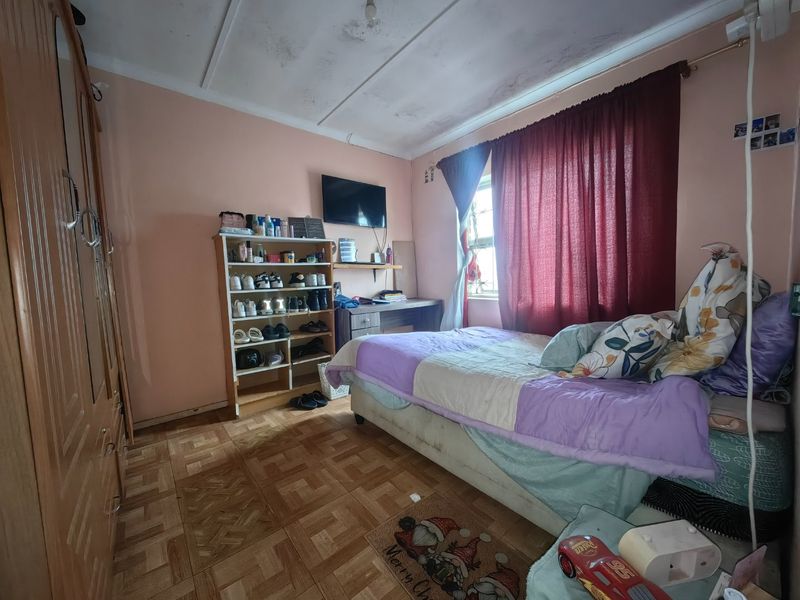 2 Bedroom Entertainers Dream in Prime Location! - Photo 2