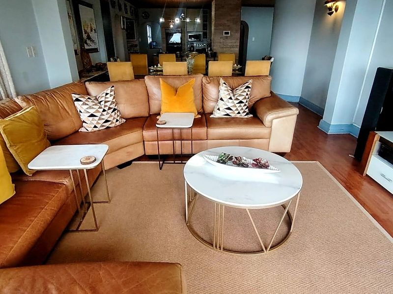5 Bedroom House for Sale in Beacon Bay - Photo 8