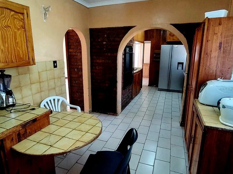 4 Bedroom House for Sale in Dawn  - Photo 9