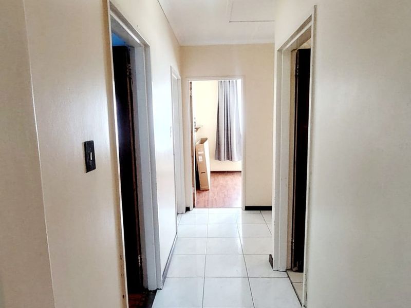 4 Bedroom House for Sale in Dawn  - Photo 7